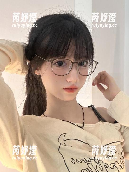 Hizzy (히지)与她的“SelfSatisfaction”美图作品：打破界限的自我审美之旅